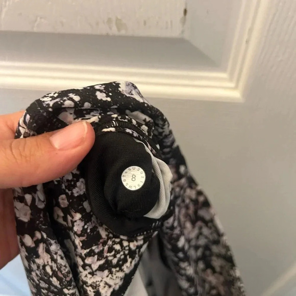 Lululemon Wunder Under High-Rise Tight 28" Full-On Luxtreme Floral Spritz Sz 8 - Picture 6 of 6